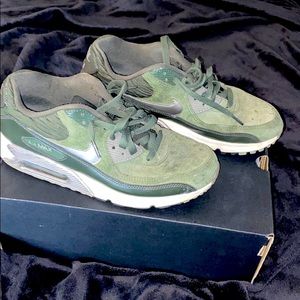 Green air max